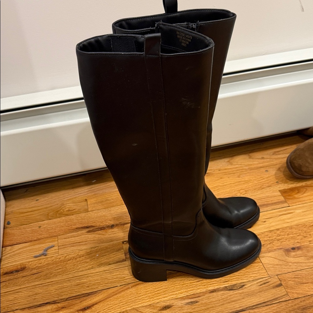Elegant Black Knee-High Women's Boots